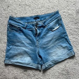 Size 16 light wash denim shorts